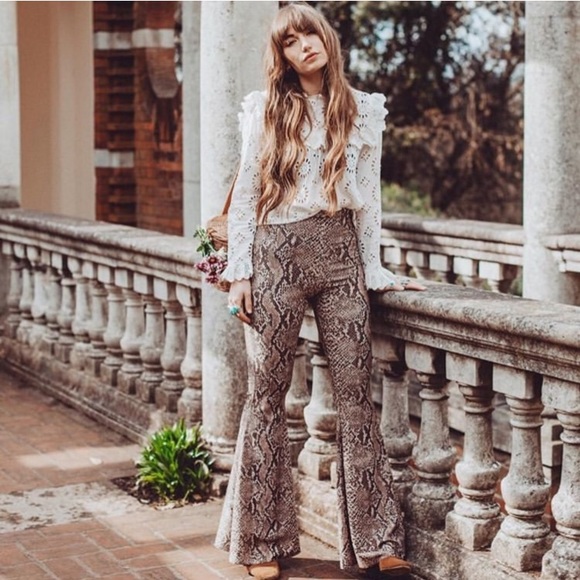 ZARA SNAKE PRINT FLARED PANTS - Picture 4 of 8
